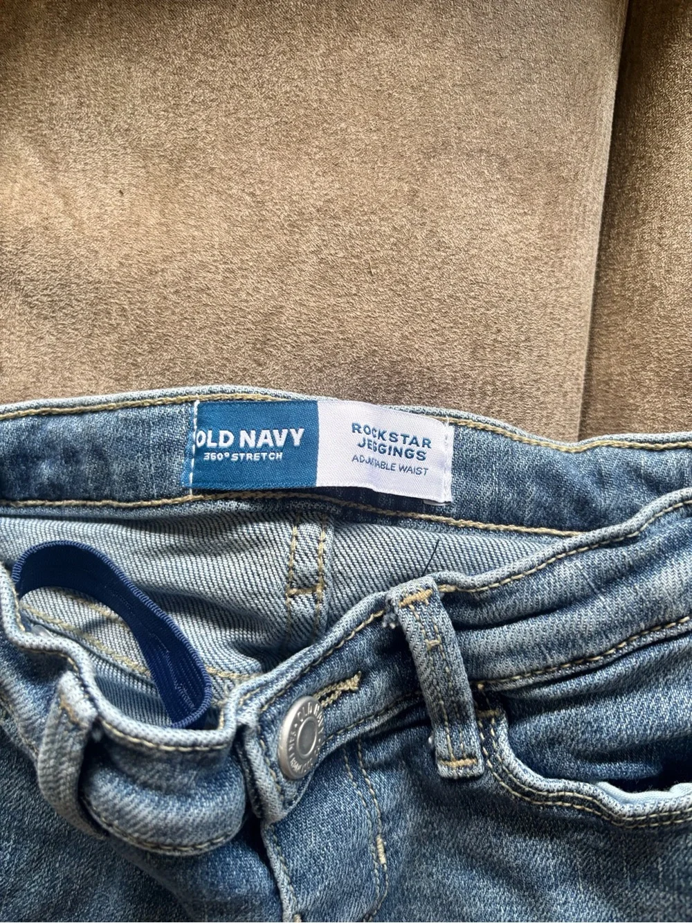 Old Navy Girls Skinny Jeans in Light Blue Wash with Knee Distress
